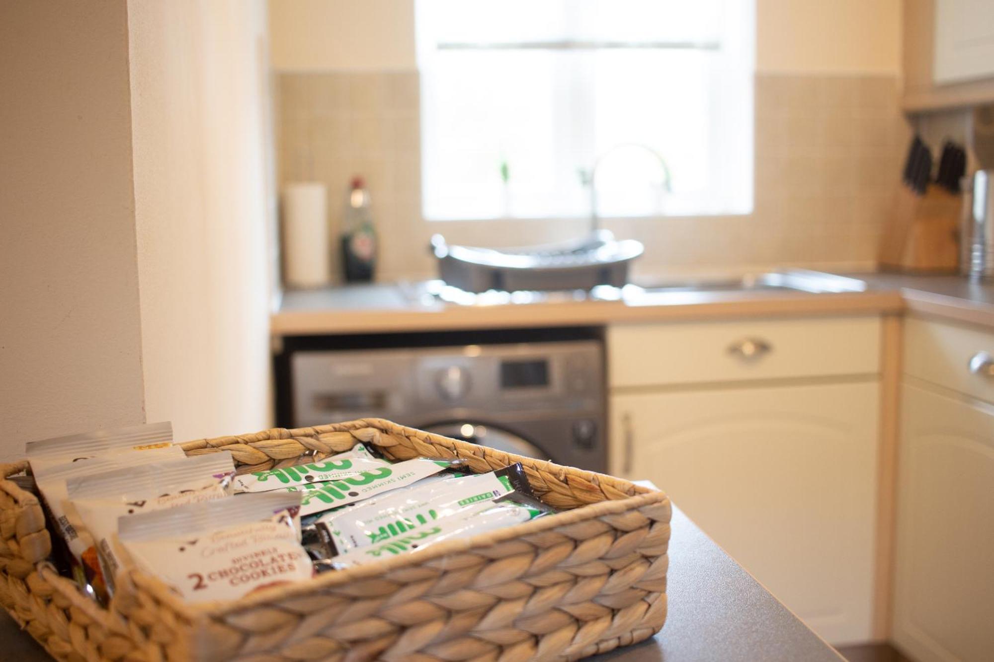 Heraldry - Superb 2 Bed Coach House With Free Parking And Wifi Apartment